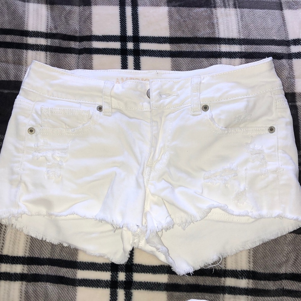 American eagle white shorts